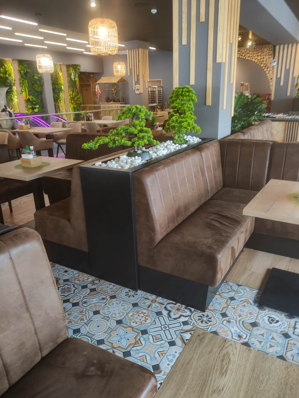 restaurace_stoly_vybavení